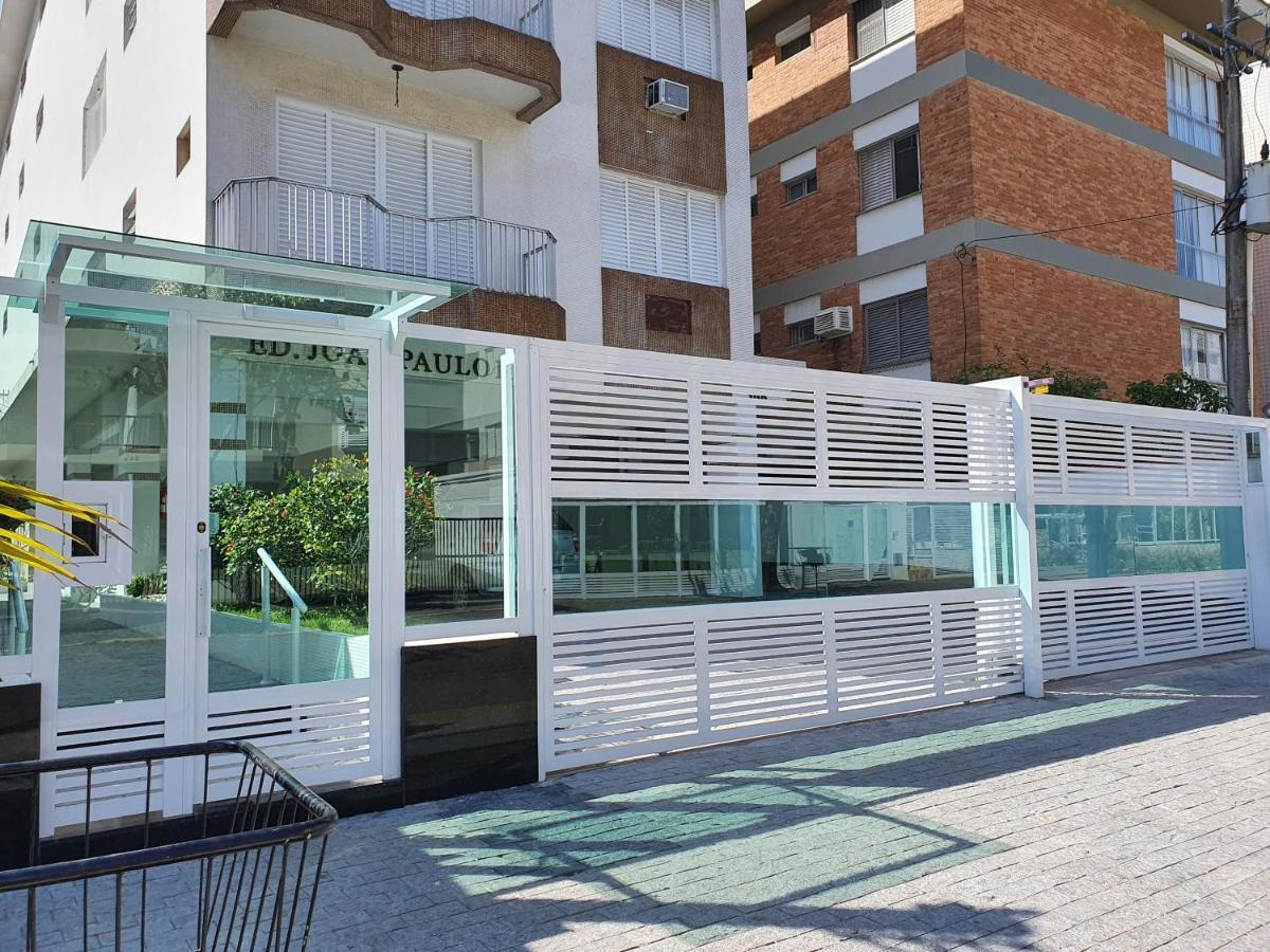 Apartamento Lindo Apartamento Enseada Ate 6 Pessoas - 2 Quartos - 200mt Da
