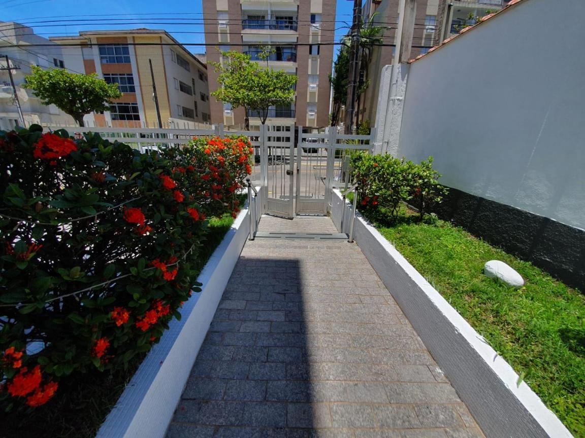 Lindo Apartamento Enseada Ate 6 Pessoas - 2 Quartos - 200mt Da Apartamento